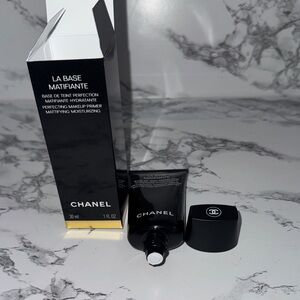 NWT Chanel La Base Matifiante 
Never used
Still in box & sealed 
100% authentic